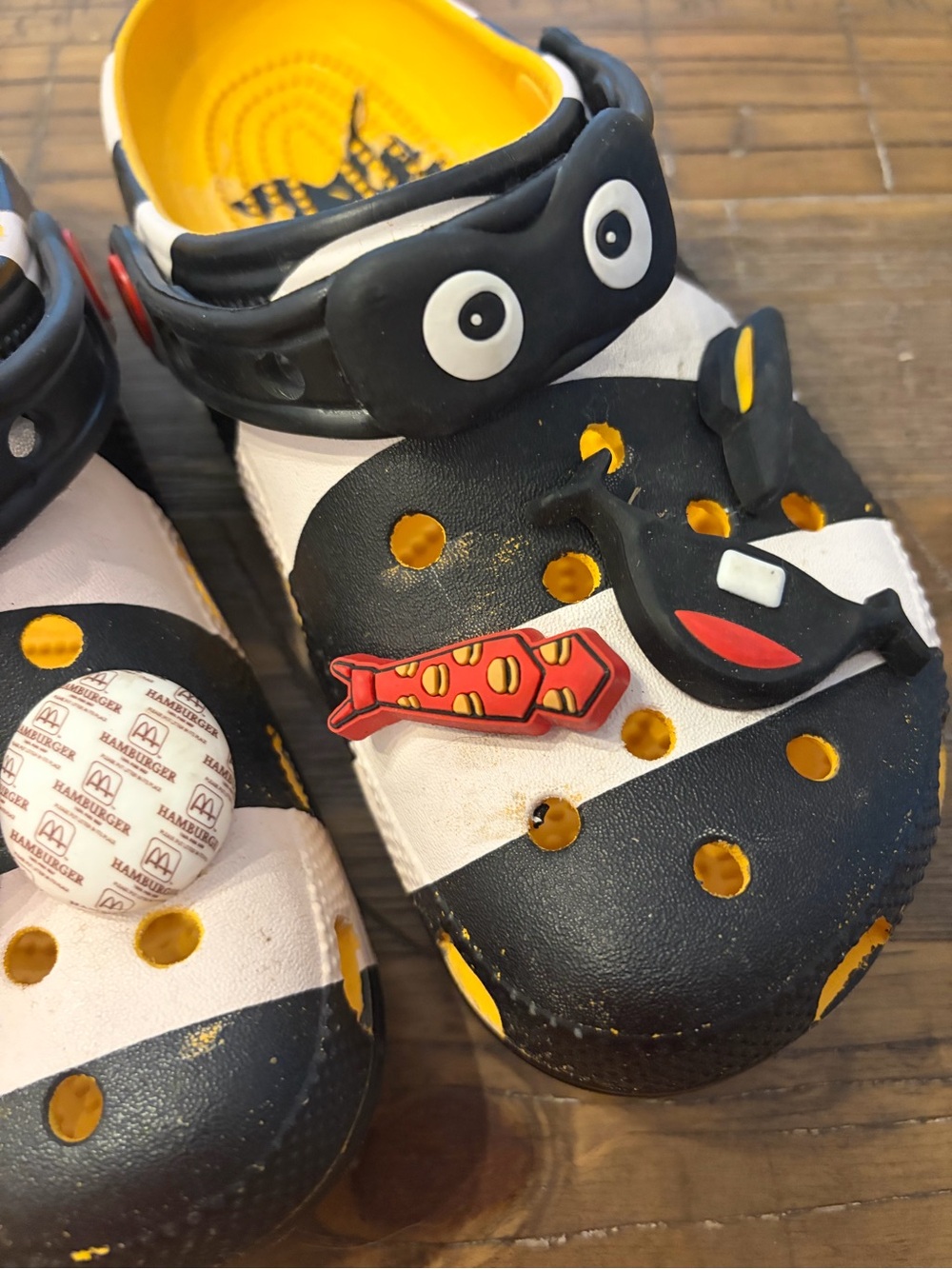McDonald’s Hamburglar Crocs - Picture 6 of 6
